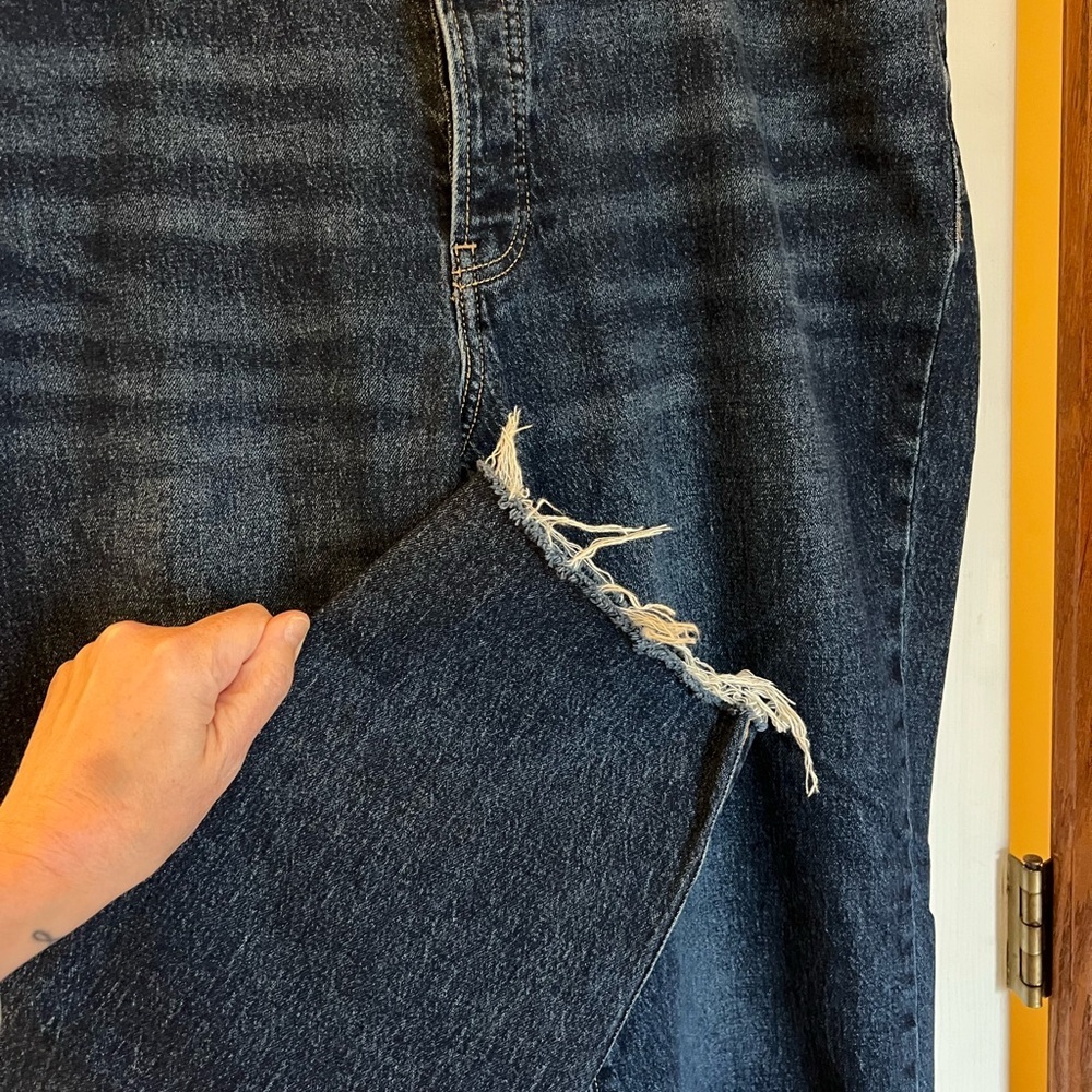 Old Navy,size 16 Indigo,medium wash,crop ankle,raw hem. - Picture 4 of 8